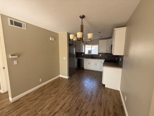 Building Photo - 4830 Argyle Dr