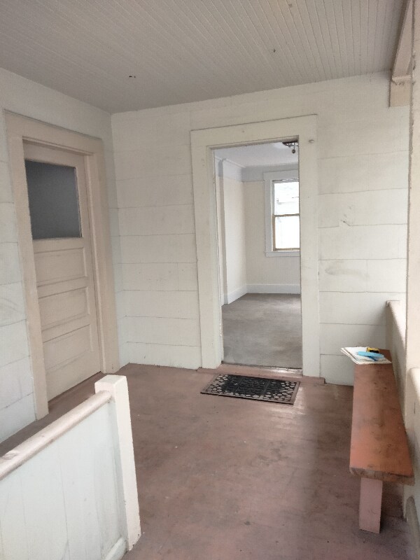 Building Photo - 1131 Park Ave