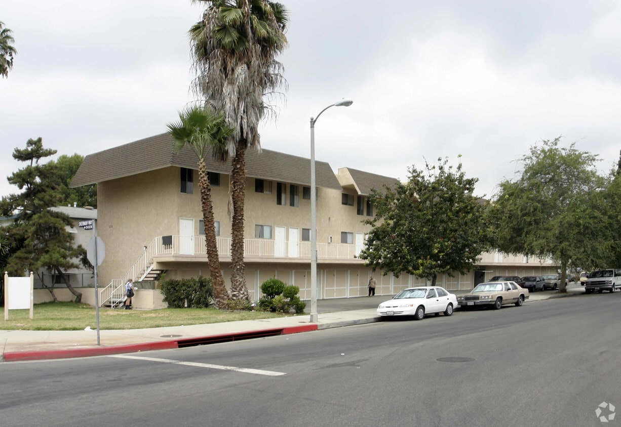 Building Photo - 19505 Sherman Way