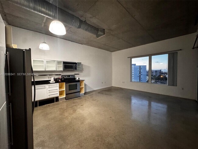 Foto del edificio - 10 SW South River Dr