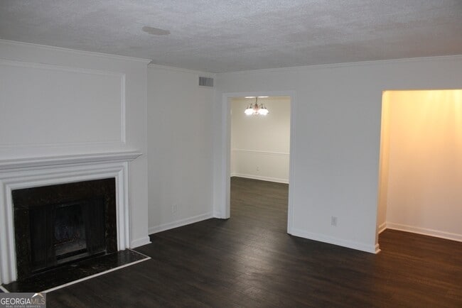 Building Photo - 146 Rue Fontaine