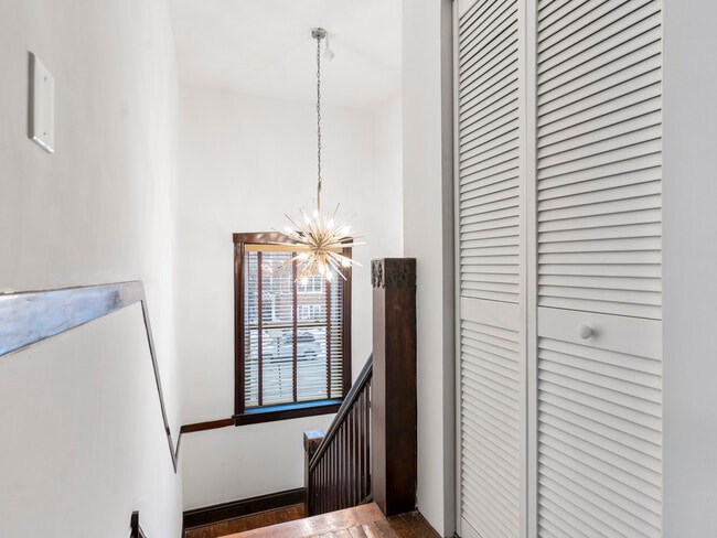 Foto del edificio - 3345 N Springfield Ave