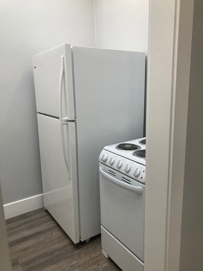 Kitchen - 231 2nd Ave NE
