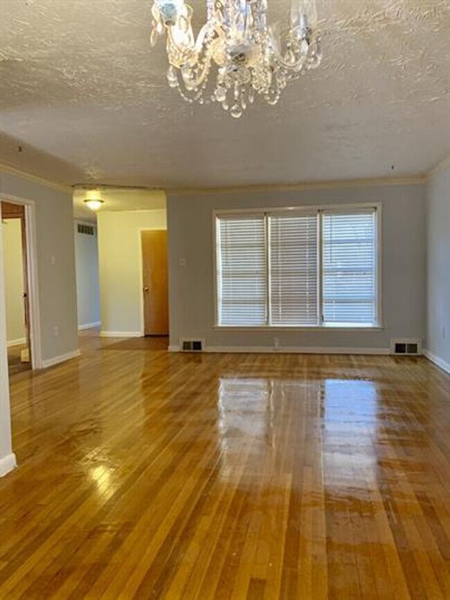 Foto del edificio - Spacious 4-Bedroom Home in Memphis-Perfect...
