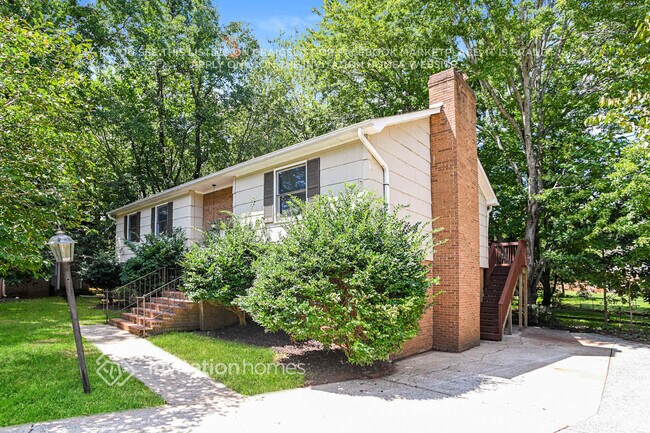 Building Photo - 8100 Sidras Ct