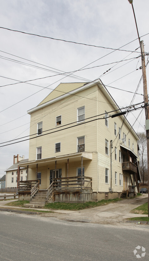 Primary Photo - 202 Dewey Ave