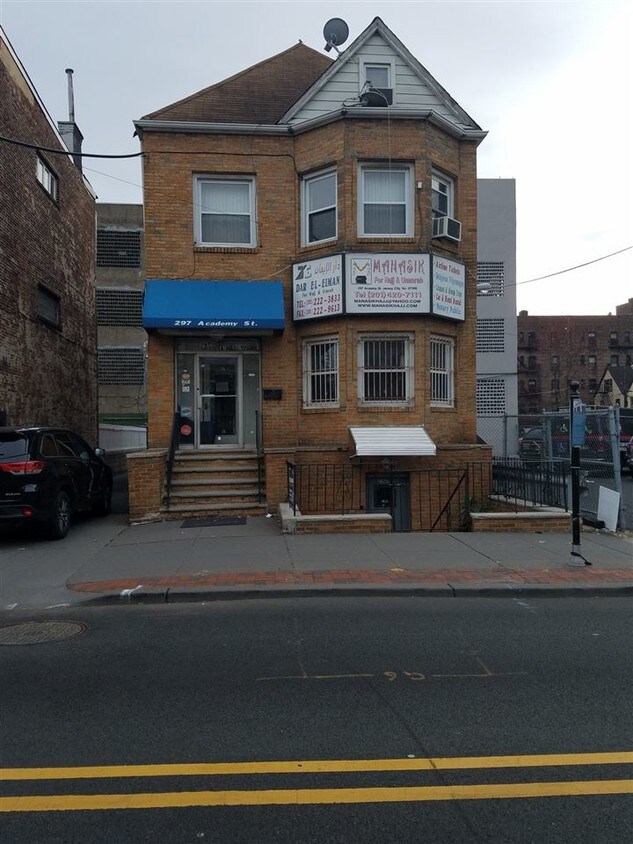Primary Photo - 299 Academy St