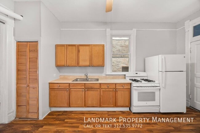 Building Photo - 1124 N Wolcott Ave