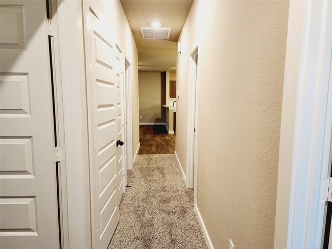 Building Photo - 9736 Grosbeak Ln