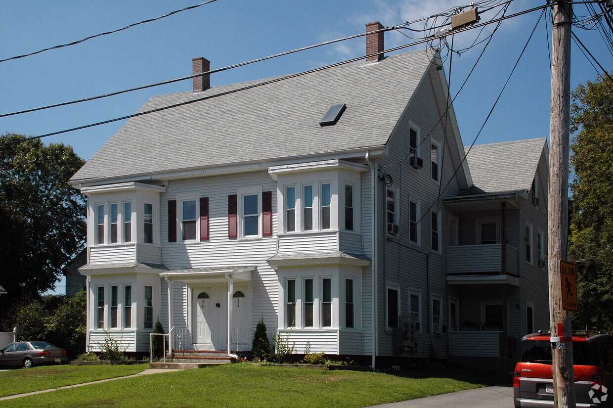 Primary Photo - 316-318 Commmercial St