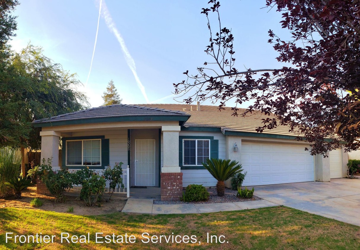 4 br, 2 bath House 10209 Polo Saddle Drive House for Rent in