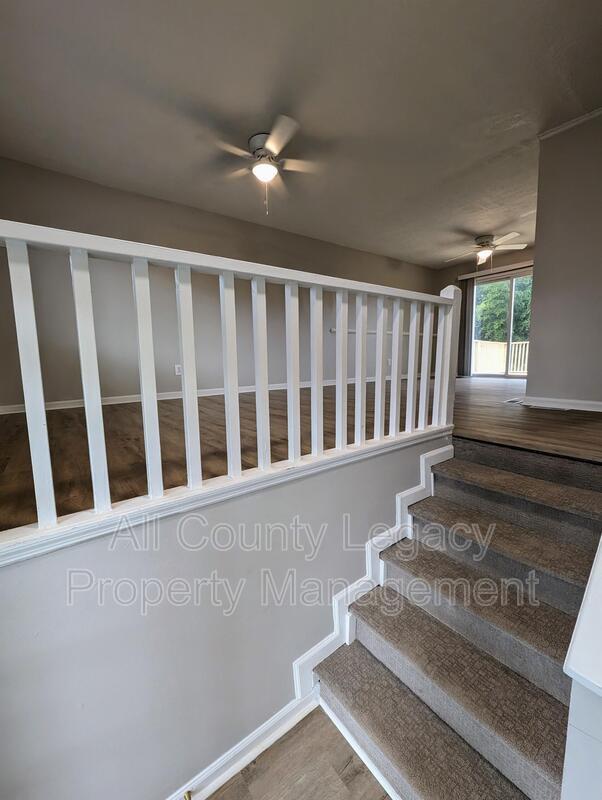 Building Photo - 4460 Denise Dr