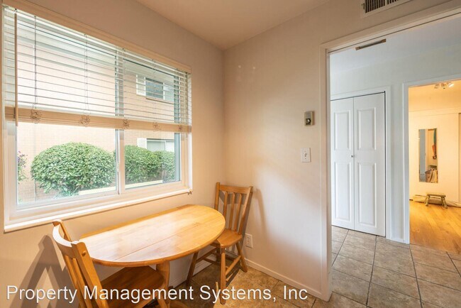 Foto del edificio - 1 br, 1 bath House - 2199 E Carriage Lane #2