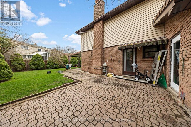 Building Photo - 754 Eyer Dr
