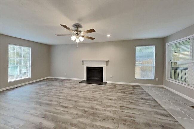 Building Photo - 5105 N Bridges Dr