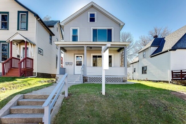 Building Photo - 734 Sims Ave