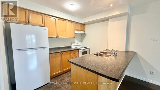 Photo du bâtiment - 128 Aspen Springs Dr