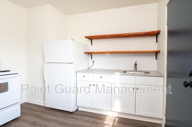 Building Photo - 848 Sylvan - 848S