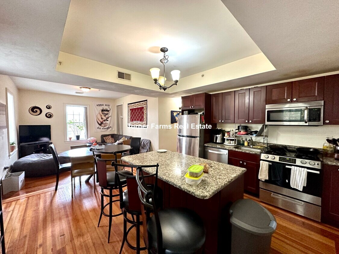 Foto principal - 107 Fisher Ave