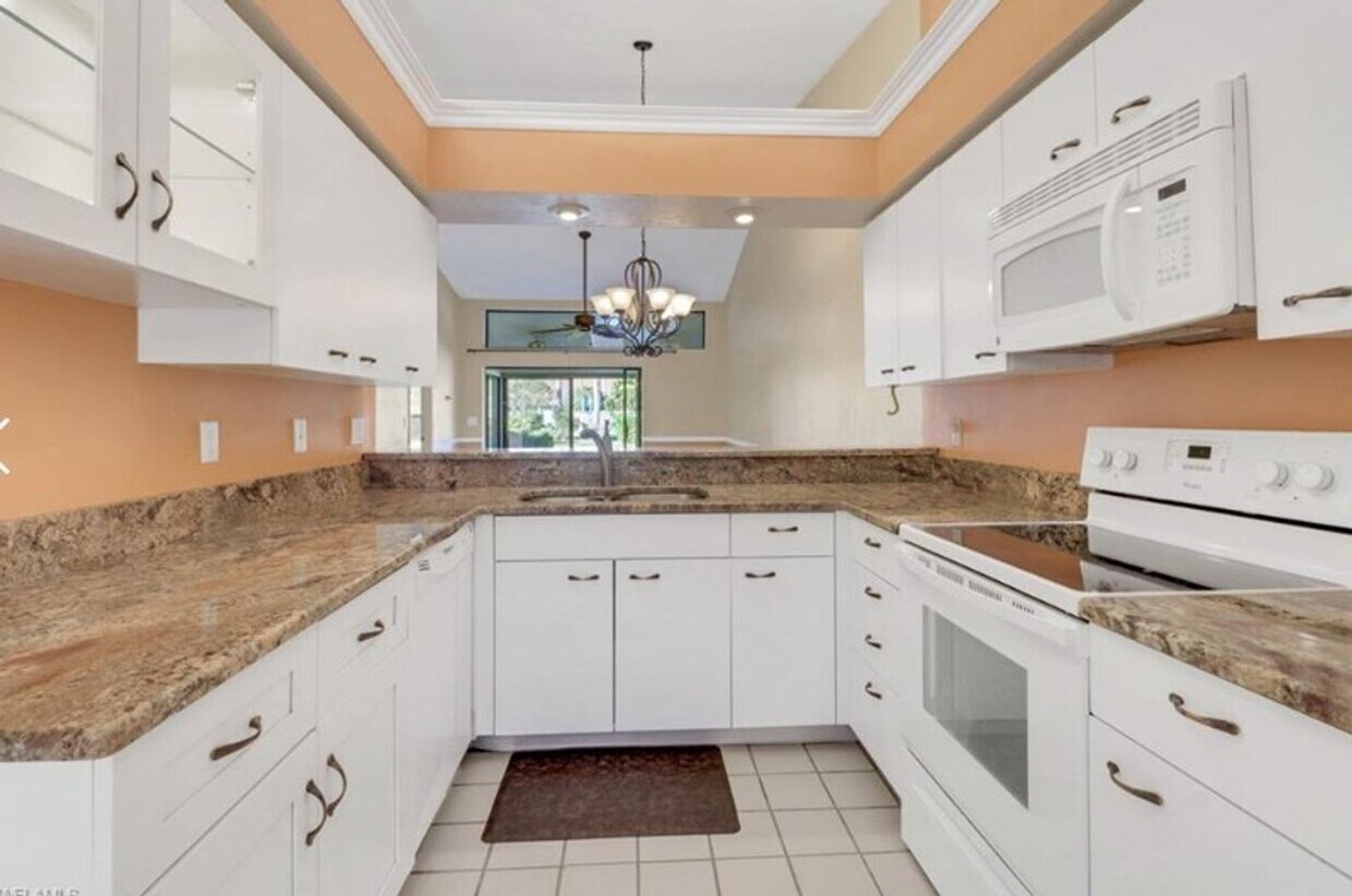 Foto principal - Regent Park | 2BR/2BA Condo with Pool Acce...