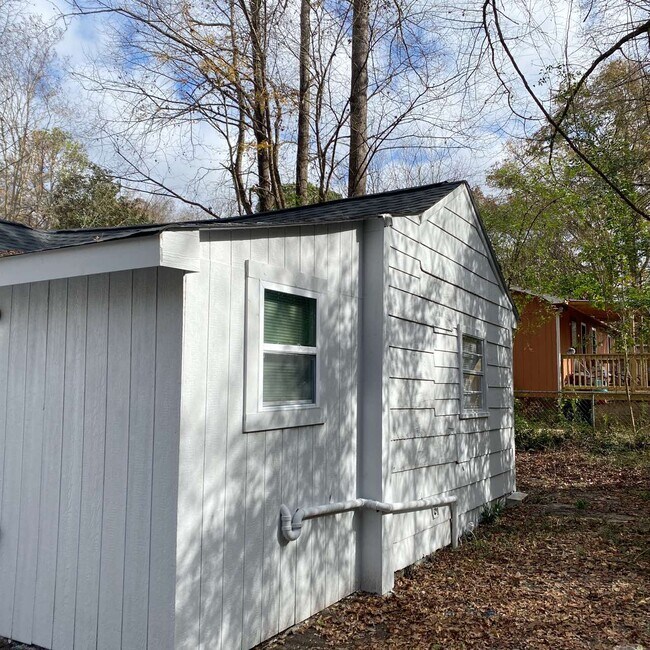 Building Photo - 934 Motley St