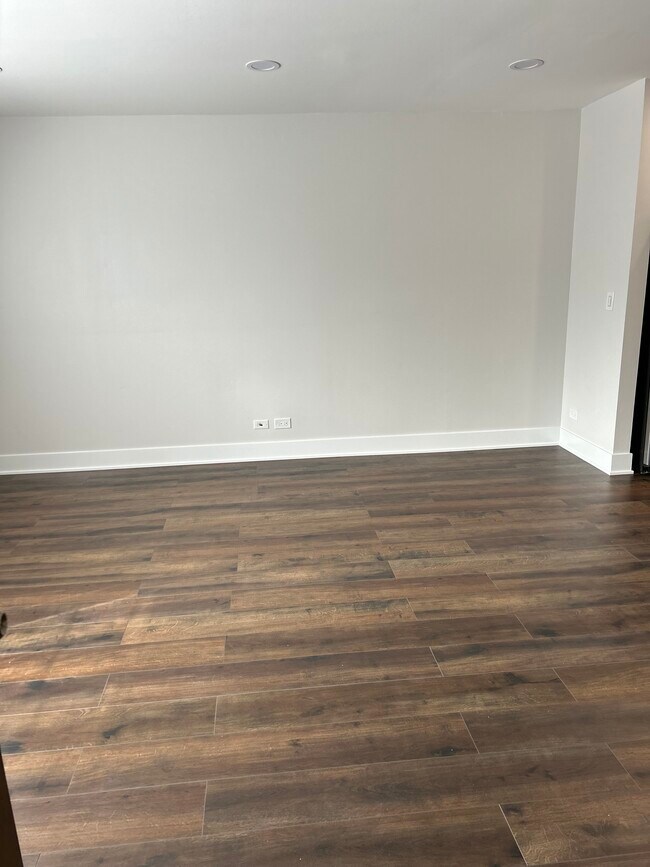 Living Room - 6884 W Touhy Ave