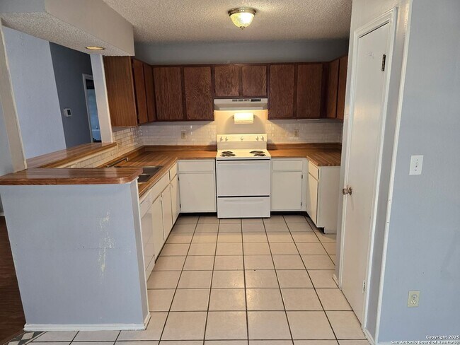 Building Photo - 10114 Terra Oak