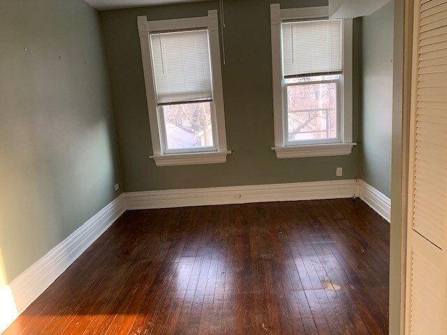 Foto del edificio - 2245 W Shakespeare Ave