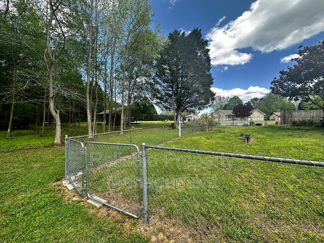 Building Photo - 9201 Woodthrush Court