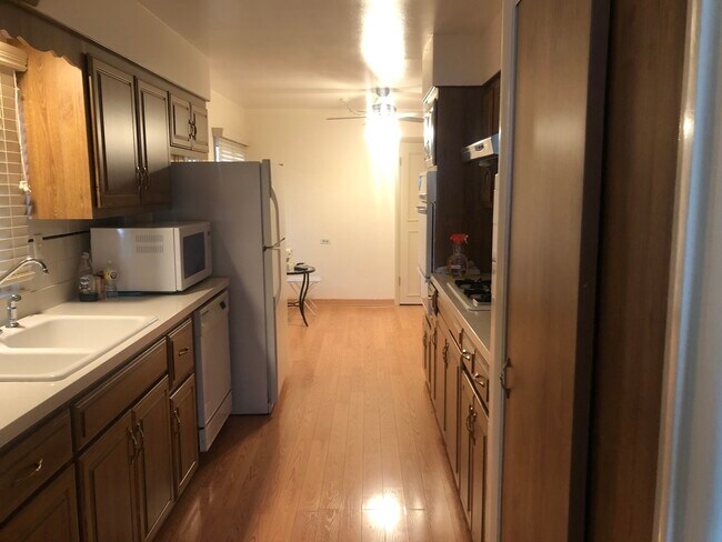 Foto del edificio - 10300 Pelham St