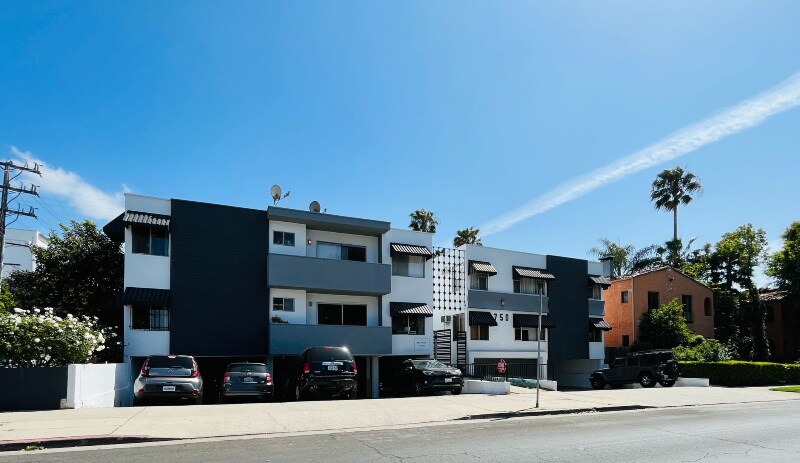 Primary Photo - 750 Hayworth Ave