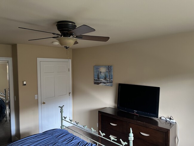 Building Photo - 107 Spring Creek Ct