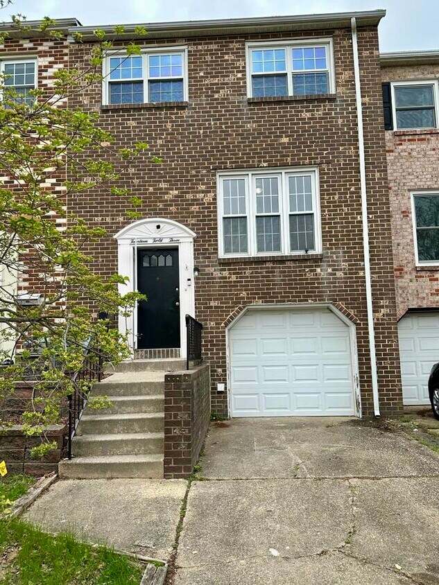 1443 Boxwood Dr, Gloucester Township, NJ 08012 House for Rent in