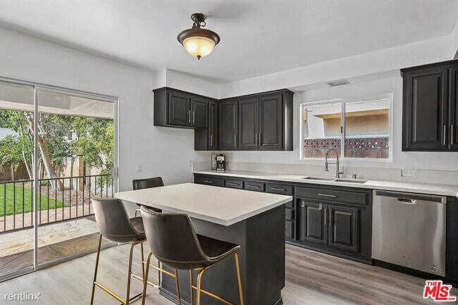Building Photo - 3 br, 2 bath House - 4335 Sunnyslope Ave