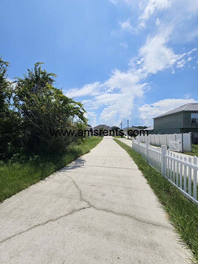 Building Photo - 505 Mallard Ct