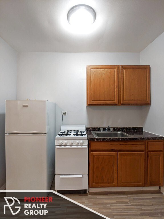 Foto del edificio - 5710 N Winthrop Ave