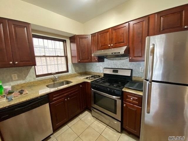 Foto del edificio - 99-40-99-63 63rd Ave