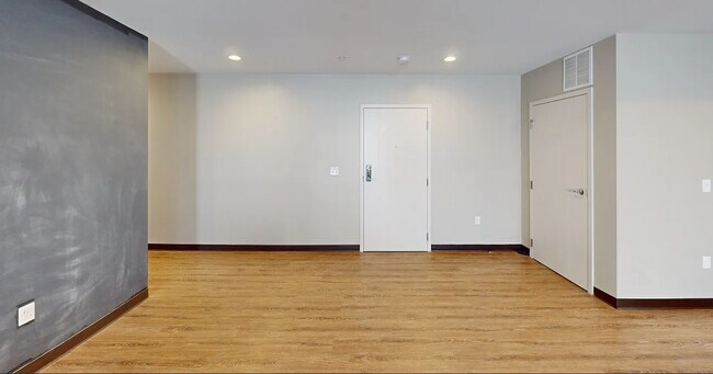 Building Photo - 16 Preble St