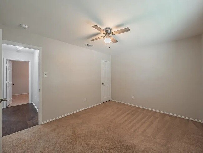 Building Photo - 7525 Berrenda Dr