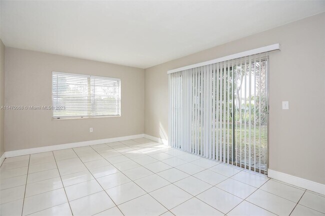 Building Photo - 3851 NW 172nd Terrace