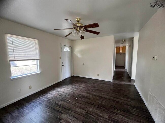 Foto del edificio - 1421 Tanbark Rd