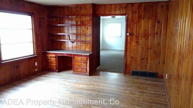 Building Photo - 2122 South Ave W