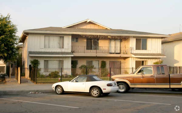 Building Photo - 1313 W Lynne Ave