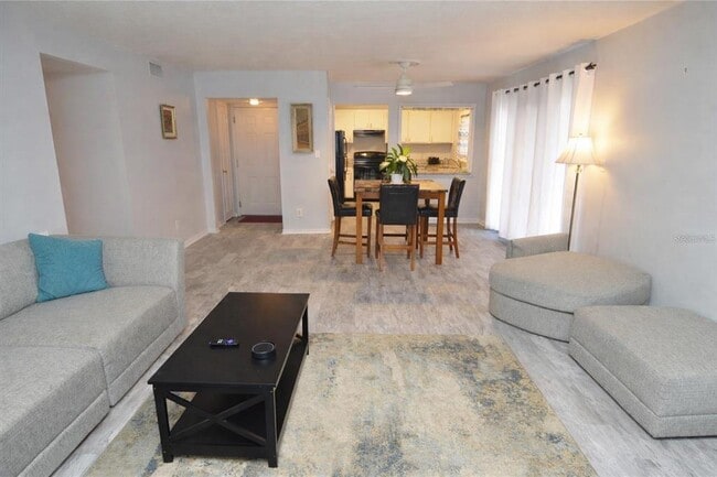 Foto del edificio - 3873 Pompano Dr SE