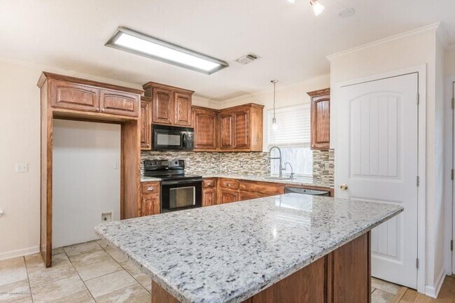 Foto del edificio - Located in Canyon TX Close to WT !!! 3/2/2 CH/A
