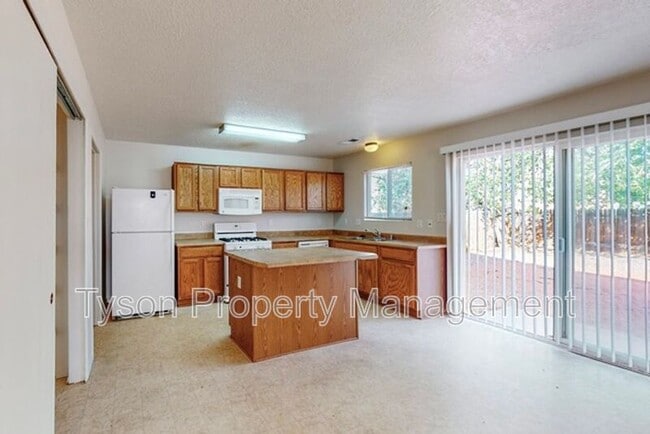 Building Photo - 1934 Tierra De La Luna Dr SW