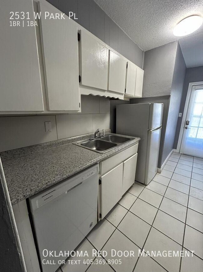 Foto del edificio - 2531 W Park Pl