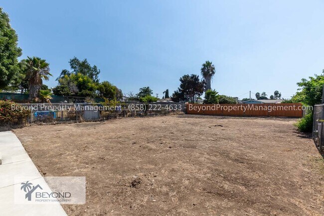 Building Photo - ***3 BEDROOM HOUSE***GARAGE***CENTRAL LOCA...