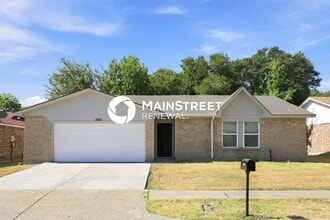 Building Photo - 208 Nettletree St