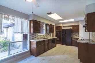 Building Photo - 25535 Wingfield Ln
